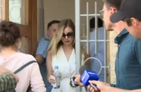 Invitatul de onoare, liviu dragnea, a venit la braţ cu iubita lui, irina, cei doi oferind imagini dee senzaţiei în timpul evenimentului. Liviu Dragnea Vizitat De IubitÄƒ In Inchisoare Irina I A Adus Un Bagaj Plin È™tirialese Com