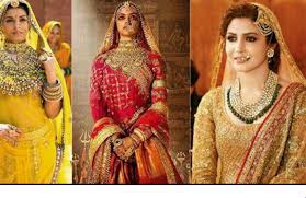 5 Bollywood Divas Who Wore The Heaviest Costumes Newstrack English 1 Ending all speculations, ranveer singh and deepika padukone finally tied the knot on november 14. 5 bollywood divas who wore the heaviest