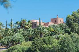 Situé au cœur des collines d'essaouira, à l'abri des grands vents, dans un somptueux décor naturel formé au cours des millénaires par l'oued (rivière) ksob. Jardin Des Douars In Morocco Minimoon Review Wedding Ideas