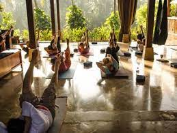 We will take you off the mat to experience the rich and luxurious beauty of bali—from its people to its many sacred temples. 7 Tage Meditation Und Yoga Retreat Auf Bali Indonesien Bookyogaretreats Com
