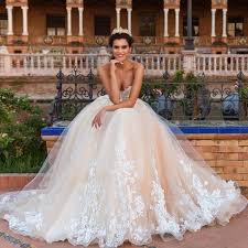 Oferim o gama variata de rochii de mireasa, rochii de ocazie si accesorii. Rochii De Mireasa Timisoara Exclusive Bridal Salon Home Facebook