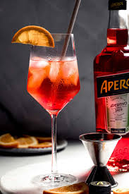 EASY Aperol Spritz Cocktail Recipe (Just 3-Ingredients!)
