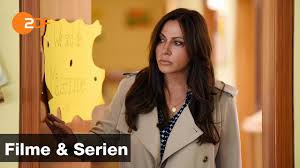In hundertmal frühling ist die rüstige seniorin erna krawinkel (erni mangold), gar nicht begeistert. Fruhling Liebe Hinter Geschlossenen Vorhangen Filme Serien Zdf Youtube