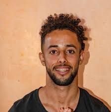 Hawaiian Grilled Teriyaki Chicken Ingredients 1 1/2 lbs chicken thighs  boneless, skinless 1 cup soy sauce 1 cup brown sugar packed 1 cup pinapple  juice 4 cloves garlic chopped 1 tbsp ginger