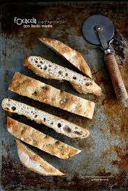 Parliamo della focaccia preparata con lievito madre. Focaccia Integrale Lievitata Naturalmente E La Ricetta Del Lievito Panedolcealcioccolato Ricette Foto Alimenti Focaccia