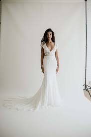 Mara By Anais Anette 2019 Wedding Dresses Modern Wedding Dresses Fitted Lace W Fitted Lace Wedding Dress Wedding Dress Low Back Wedding Dresses For Girls