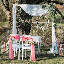 Goldene hochzeit dekoration für die stühle. Deko Mieten Fur Hochzeit Und Event Deko Design