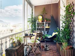 Heureusement, il existe des astuces simples et efficaces pour décorer et aménager son balcon qu'il soit grand ou petit pour pas cher. Petite Terrasse Deco Inspirante Et Accueillante Speciale Logement Citadin Design Feria
