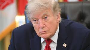 El voto hispano se aleja de Trump pero no respalda plenamente a los demócratas