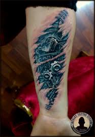 Biomechanik Tattoo By Atalay Golge Biomechanical Tattoo Arm Tattoo Ripped Skin Tattoo