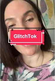 TikTok is so glitchy. #glitchtok #brokentiktok #tiktokshopissues  #tiktokshowcase
