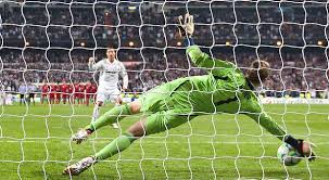 Real madrid and chelsea, two of the teams involved in the contentious attempt to break away from the champions league, are faced each other in the first semifinal match of this year's champions. Bayern Munich Won A Test Of Cold Hard Nerve The New York Times