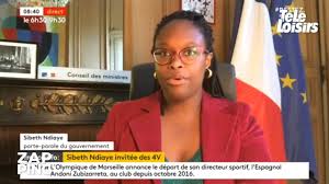 Sibeth ndiaye, dans son bureau rue de grenelle, à paris, le 28 mai. Sibeth Ndiaye Des Amis Lui Ont Recommande De Demissionner Car Ils Craignent Pour Sa Securite