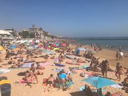Der strand befindet sich an der bahnstrecke zwischen lissabon und cascais. Lissabon Strand Fur Einheimische Estoril Cascais Nessi S World