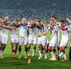 Shortly after, he joins the . Sp Fussball Wm 2014 Dfb Film Kino Tv Dfb Weltmeister Film Die Mannschaft Kommt Im November Welt