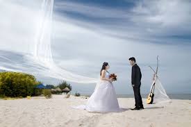 Berikut adalah rekomendasi spot foto prewedding yang bisa dipilih di area malang dan sekitarnya. 30 Foto Prewedding Pantai Casual Romantis Terbaru