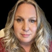 Jennifer Hardy's Instagram, Twitter & Facebook