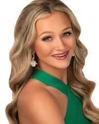 Emily Voss (@vosstudios) • Instagram photos and videos