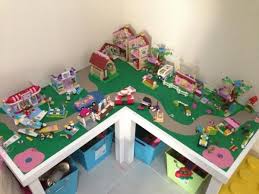 Corner Table For Legos And Playmobil Sets Kinder Zimmer Kinder Spielzimmer Playmobil Kinderzimmer