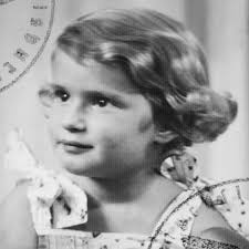 Sju liv : Sveriges museum om Förintelsen: Amazon.de: Audible Hörbücher &  Originals