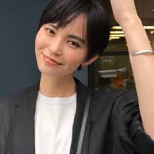 いいね 325件 コメント3件 小松圭介さん komatsukeisuke のinstagramアカウント ハンサムなショートボブにカット いつくし ショートボブ 中目黒美容室 中目黒美容院 黒髪ボブ 髪型 髪 色 ハンサムショート