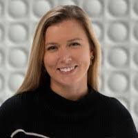 Elizabeth Bunn's Instagram, Twitter & Facebook