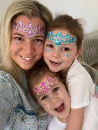 Katrina English's Instagram, Twitter & Facebook