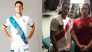 Jugador @clubpueblamx si aun estás buscando a la persona que cambiara tu vida, échale un ojo al espejo. Santiago Ormeno Y El Dia Que Se Puso La Camiseta De La Seleccion Peruana Vives Futbol