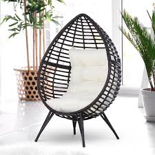 Wicker Patio Chair With Cushions In 2020 Tuin Inspiratie Meubels