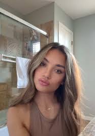 Clare Duke's Instagram, Twitter & Facebook