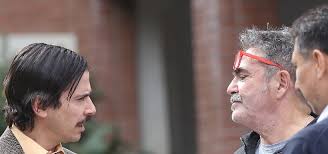 Actor álvaro espinoza tras ser detenido por reunión social en la reina: Los Llamativos Looks Con Que Alvaro Espinoza Y Tamara Acosta Arremeten En La Nueva Teleserie De Canal 13