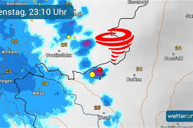 Ein tornado hat nahe der niederländischen grenze schäden hinterlassen. Wie Ein Tornado Entsteht