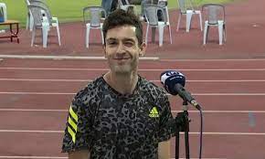 Μετά το χρυσό μετάλλιο που χάρισε ο μίλτος τεντόγλου στο μήκος ανδρών, με άλμα στα 8,41 μέτρα, οι χρήστες του twitter ανέσυραν παλαιότερες δηλώσεις του έλληνα πρωταθλητή τις οποίες είχε κάνει. Tentogloy Eyxaristw Thn Kopela Moy Poy Moy Spaei Ta Neyra Kai Erxomai Tsitwmenos Stoys Agwnes Eurohoops