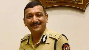 He has also served as maharashtra's director general of police in the past. Vefe5cwy1wxlm