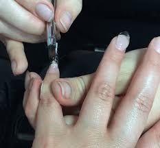 Now after a few months and still going strong with my second application of gel nails, i have a good idea how they really work and how easy / difficult it is. Difference Between Gel Nails And Acrylic Nails Difference Guru