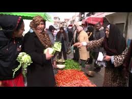 Avion, hébergement, voyage organisé, activités, repas, salaire moyen, cigarettes. Les Tunisiens Deplorent Plus Que Jamais Le Cout De La Vie Youtube