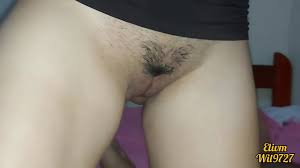 Hermanastra cabalgando el PENE pequeño de Su HERMANO - XNXX.COM