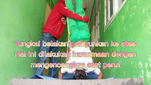 Kedua tangan diputar ke belakang sampai menyentuh matras sebagai tumpuan. Cara Langkah Langkah Melakukan Sikap Headstand Handstand Dan Kayang Youtube