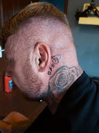 O kadar uzun boylu değil. derseniz; Dovme Modelleri A Twitter Musterimiz Kulaginin Arkasi Icin Isim Dovme Modelleri Ornekleri Sunmamizi Istedi Degisik Tattoo Fikirleri Sunduk Ve Sectigi Harf Karakterleri Ile Istedigi Isim Dovmesi Modelini Kulak Arkasina Yaptik Mutlulukla Tasimasini