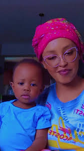 not this little man though 😂😂#kenyanhotmess #foryoupage #ukonaufala  #juliefinnesse #hotmesssquad