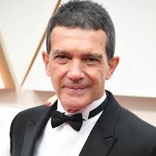 Últimas noticias de antonio banderas. Antonio Banderas Turns 60 Talking Aging And The Heart Attack That Changed His Life Everything Zoomer