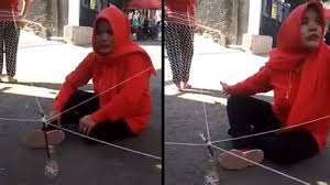 Namun sebagian orang masih ada yang belum mengetahui sebiah video video viral di masukin botol, yang saat ini sedang viral dan menjadi perbincangan. Bangladesh Botol Viral Tutorial Mengait Sarung Botol Viral Youtube Video Viral Tersebut Dahulunya Telah Di Unggah Di Akun Media Sosila Tik Tok Memang Aplikasi Tersebut Kerap Selau Ada