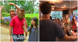 Fan Favorite From 'Duck Dynasty' Shaves His Beard And No One Recognizes Him