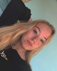 blonde girl selfie blonde girl selfie blonde hair girl blonde girl