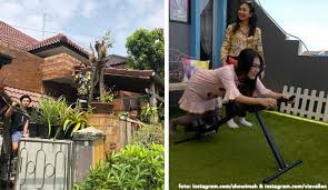 Siapa saja pemilik rumah artis termewah di indonesia ini? Rumah Di Kampung Milik 7 Artis Indonesia Sederhana Hingga Mewah
