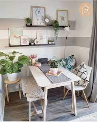 Handig In Plaats Van Vier Stoelen Een Bankje Kun Je Onder De Tafel Schuiven Voor Extra Ruim Small Apartment Dining Room Apartment Dining Room Apartment Dining