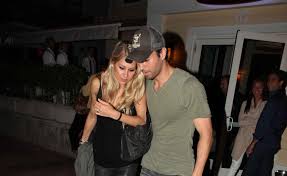 Qu'il y a seulement deux petites semaines par les médias espagnols. Enrique Iglesias Et Anna Kournikova Ont Devoile Le Visage De Leurs Jumeaux Femmes D Aujourd Hui Mamans