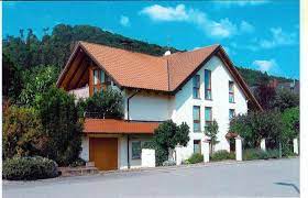 Informative podien mit vorträgen zu wechselnden themenschwerpunkten runden die haus | bau adresse und anfahrt. Haus Zum Verkauf Schlosshaldenstrasse 27 78315 Radolfzell Stahringen Radolfzell Am Bodensee Mapio Net
