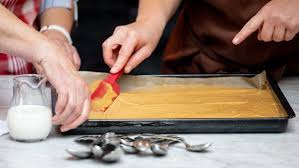 In our playlist, kirill petrenko conducts works including beethoven's ninth symphony and peter tchaikovsky's pathétique. Braune Kuchen Oma Zeigt Wie Es Geht Ndr De Ratgeber Kochen Rezept Suche