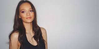 How old is daisy tomlinson and her twin sister? Vrmignjkscfelm